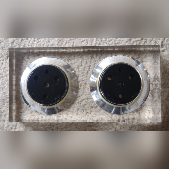 Thermometer and Hygrometer - Picture 2 of 2